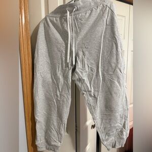 lululemon Scuba High-Rise French Terry
Cropped Jogger